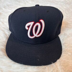 W Washington Nationals Navy Blue fitted
New Era